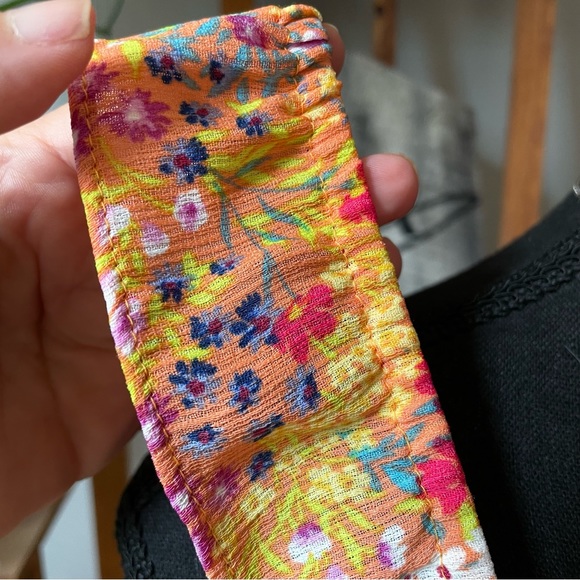 Eclair NWT Floral lightweight flowy tank - Picture 4 of 10